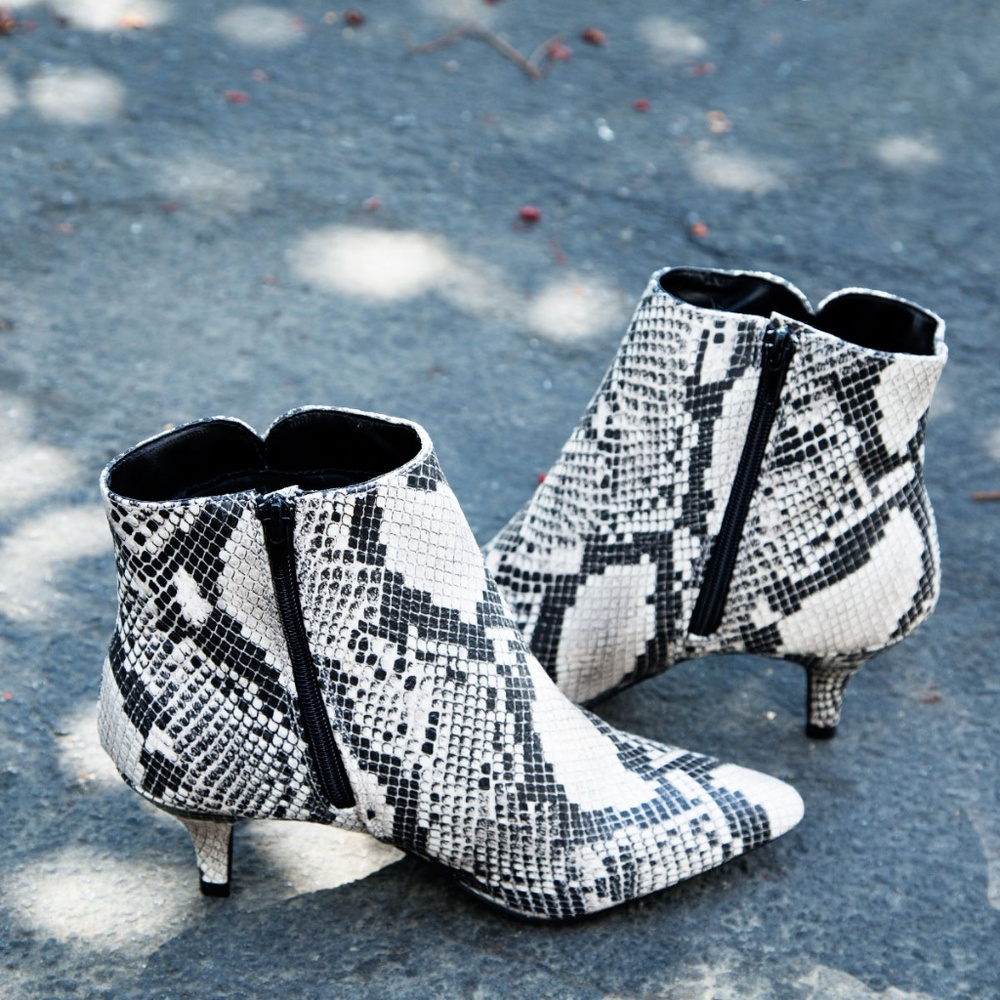 NEW🔥 Python Snake Kitten Heel Ankle Booties Boots - Picture 7 of 7